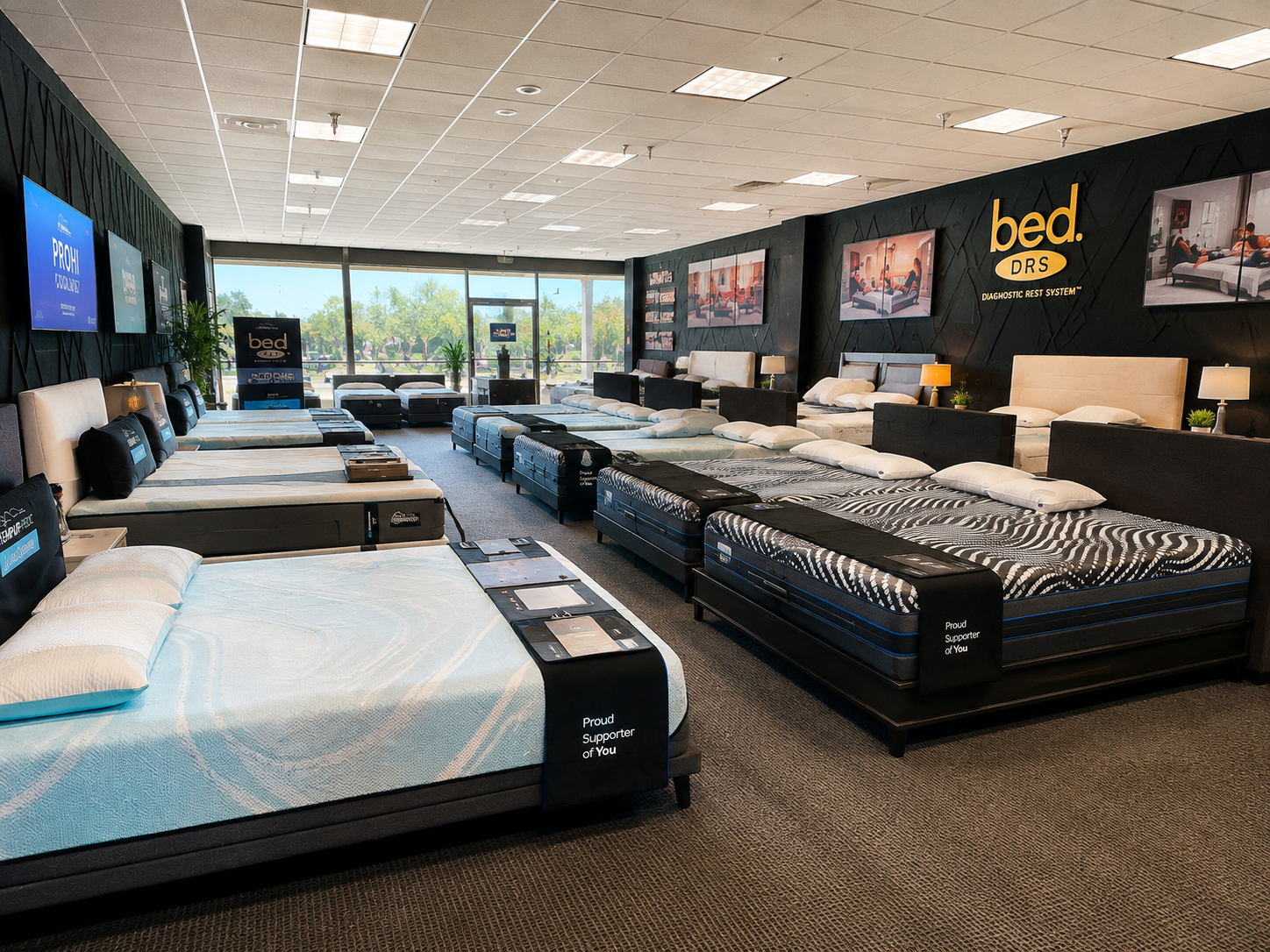 Bed DRS Scottsdale showroom with rows of premium mattresses